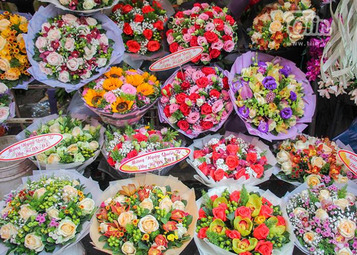 Chợ hoa Hồ Thị Kỷ 